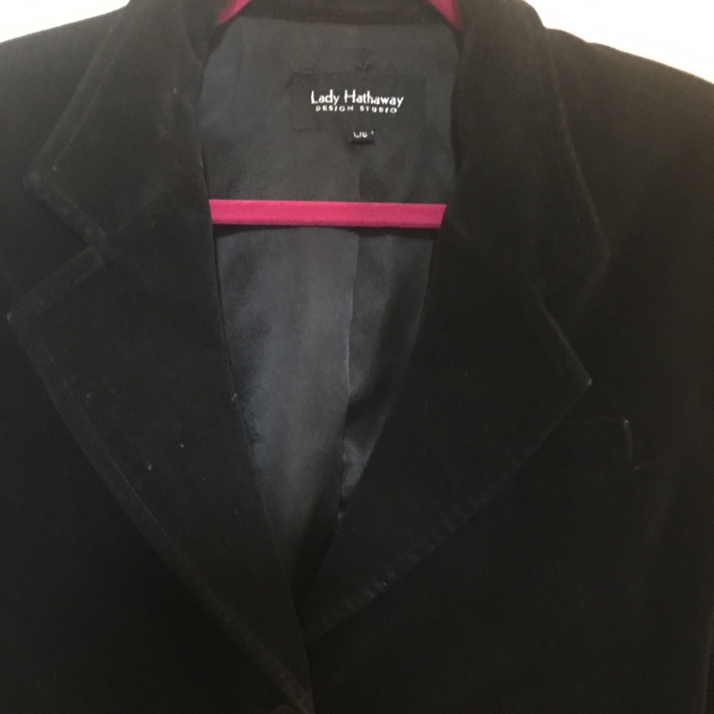 Lady Hathaway velvet jacket